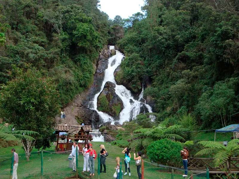 Salto del Tequendamita